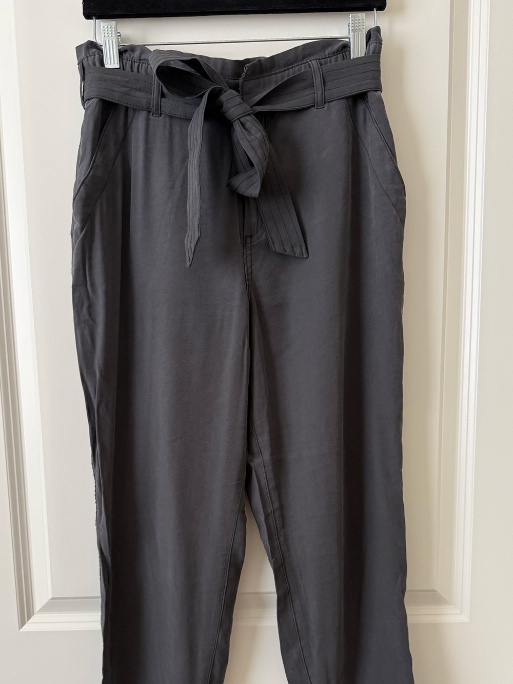 Old Navy Charcoal Tie-Waist Straight-leg Pants - Size Small